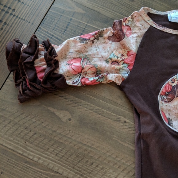 Toddler pumpkin shirt with ruffle sleeves. - Picture 2 of 3
